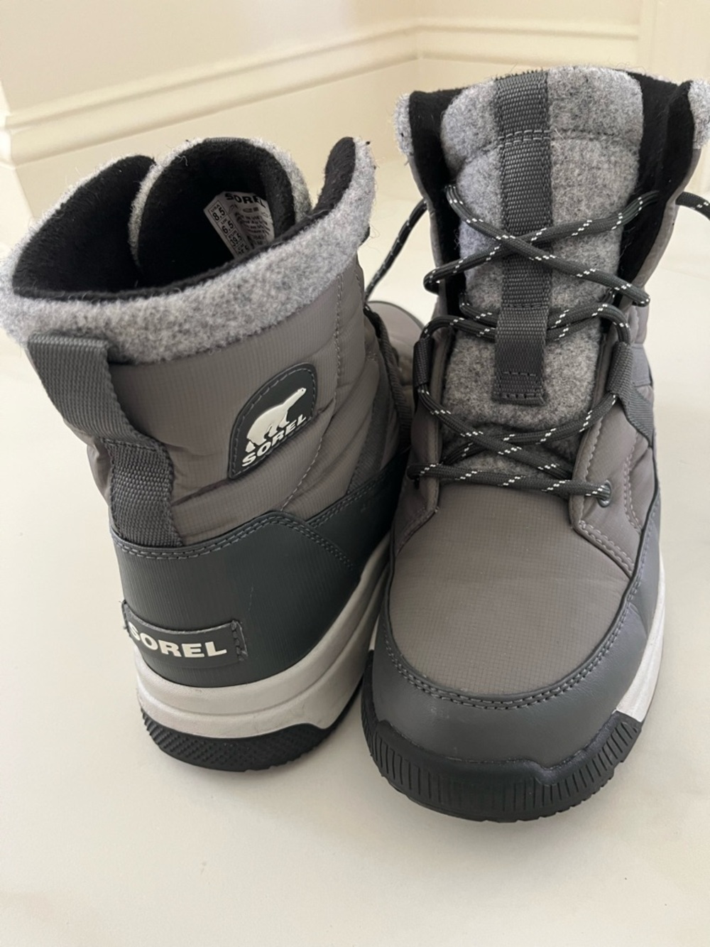 Sorel women’s Grey Waterproof Winter Boots size 8.5